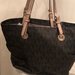Micheal kors brown medium bag
